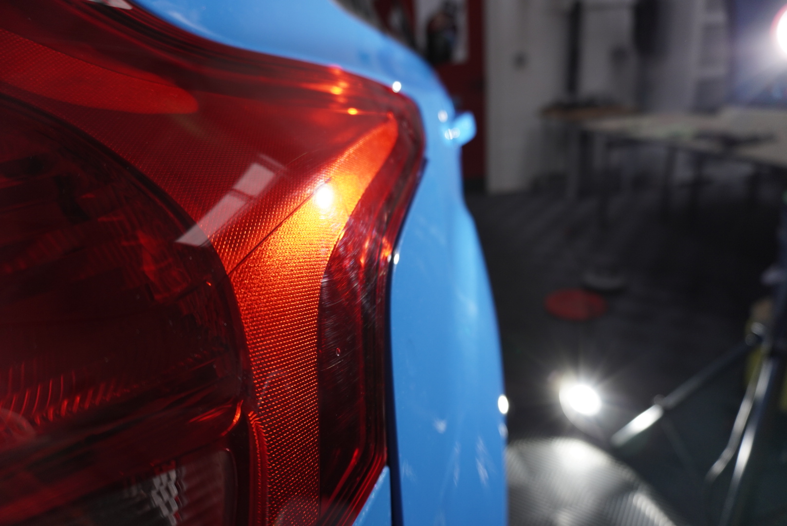 DETAILING A NITROUS BLUE FORD FOCUS RS