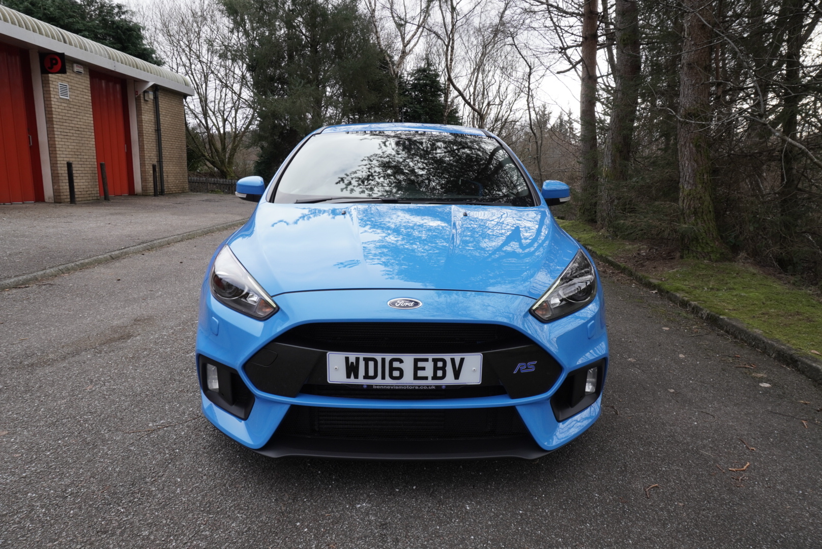 DETAILING A NITROUS BLUE FORD FOCUS RS