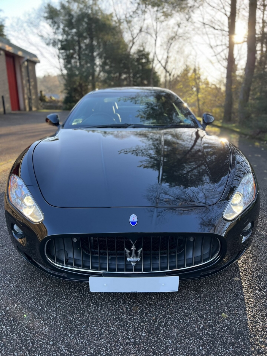 Maserati Granturismo Black Metalic - Two step polishing