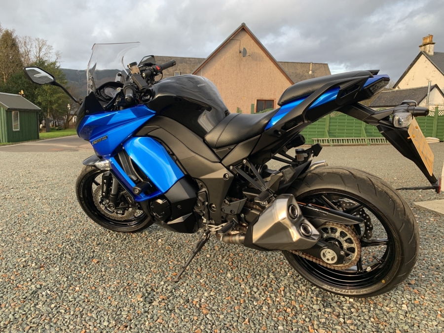 Kawasaki Z1000 SX Bright Blue - One step polishing